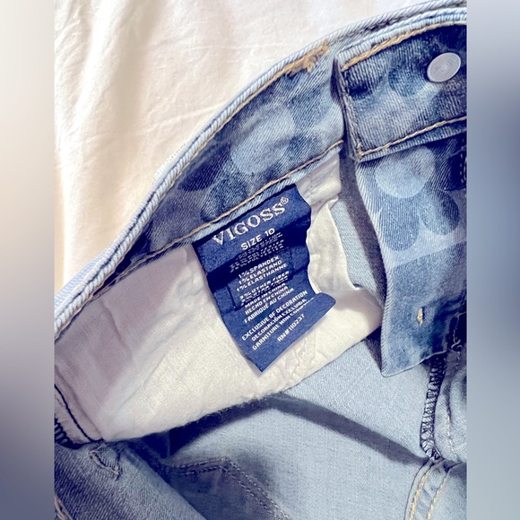 Adorable Wildflower Wash Vigoss Stretch Denim Shorts NWT - Picture 6 of 7